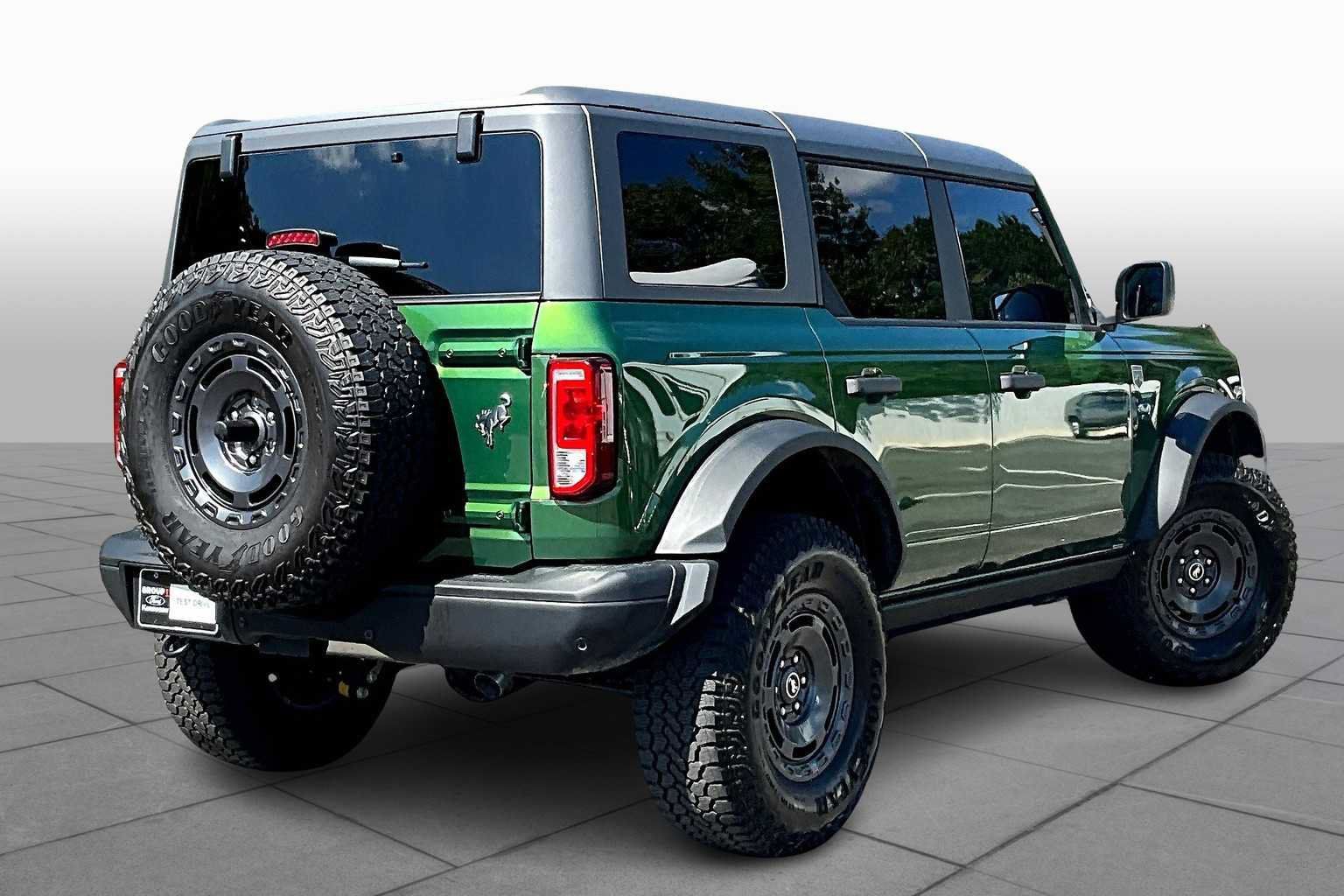 Used 2025 Ford Bronco Big Bend w/ Black Diamond Package AWD/4WD image 12
