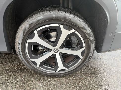 Certified 2026 Volkswagen Tiguan SE AWD/4WD image 23
