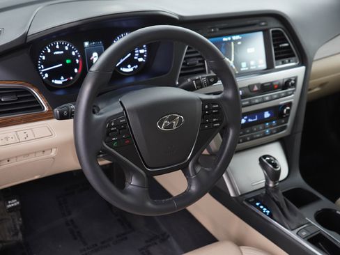 Used 2017 Hyundai Sonata Limited w/ Tech Package 03 FWD image 19