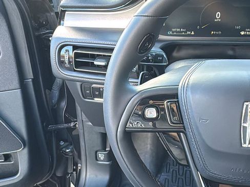 Used 2023 Lincoln Aviator Standard w/ Class IV Trailer Tow Package image 12