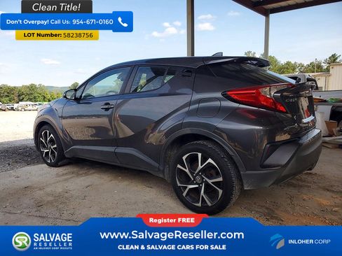 Used 2018 Toyota C-HR XLE FWD image 3