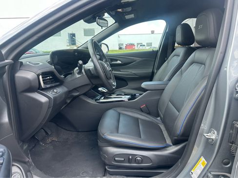 Used 2024 Buick Envista Sport Touring w/ Convenience I Package FWD image 6
