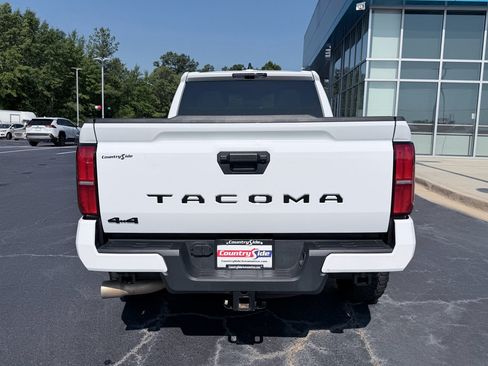 Used 2025 Toyota Tacoma TRD Sport AWD/4WD image 8