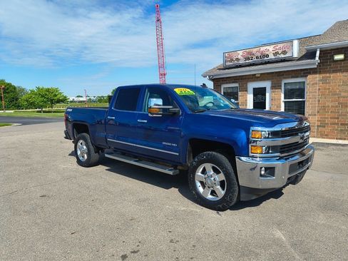 Used 2016 Chevrolet Silverado 2500 LTZ w/ LTZ Plus Package AWD/4WD image 3