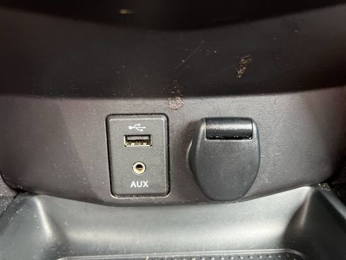 Used 2016 Nissan Rogue SV image 25