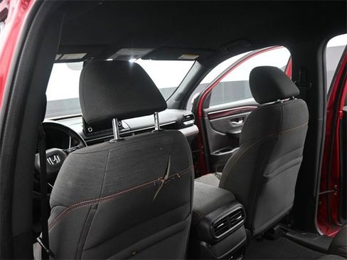 Used 2025 Honda Pilot Sport image 22