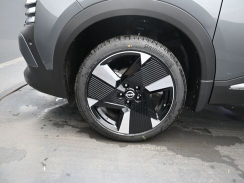 New 2026 Nissan Kicks SR w/ SR Premium Package image 9