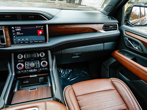 Used 2024 GMC Yukon Denali Ultimate image 16