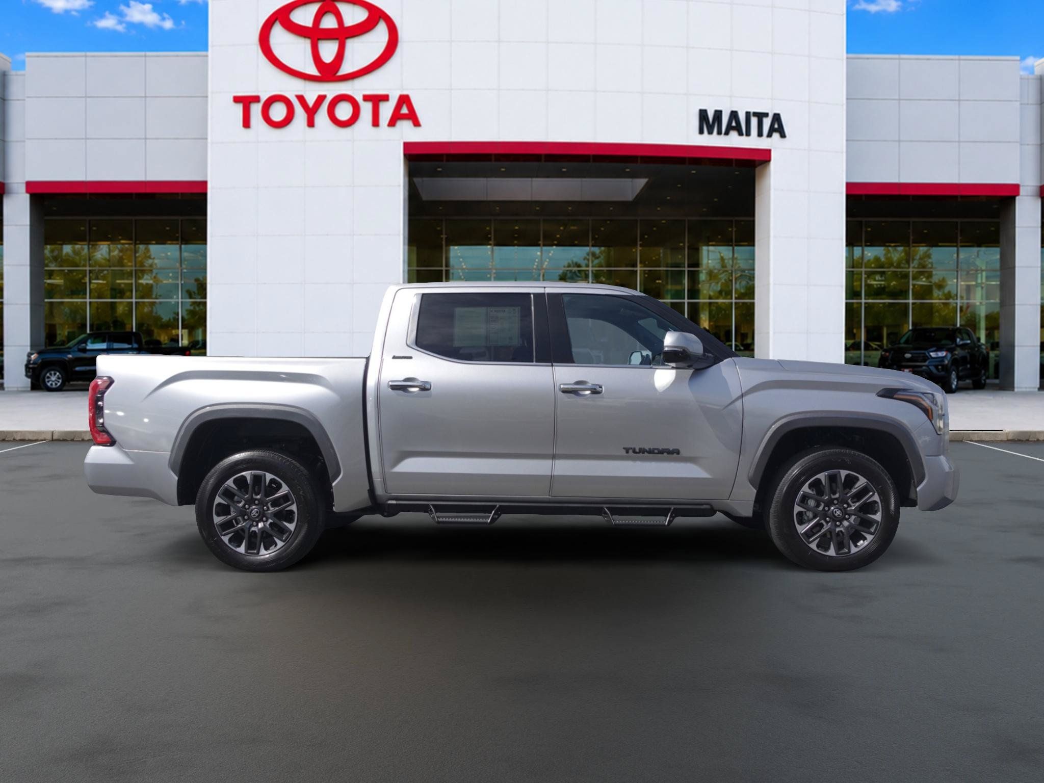Used 2025 Toyota Tundra Limited AWD/4WD image 2