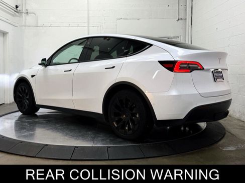 Used 2021 Tesla Model Y Long Range image 6