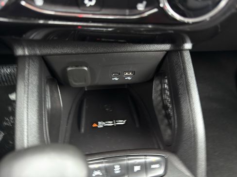 Used 2024 Chevrolet TrailBlazer LT w/ Convenience Package image 21