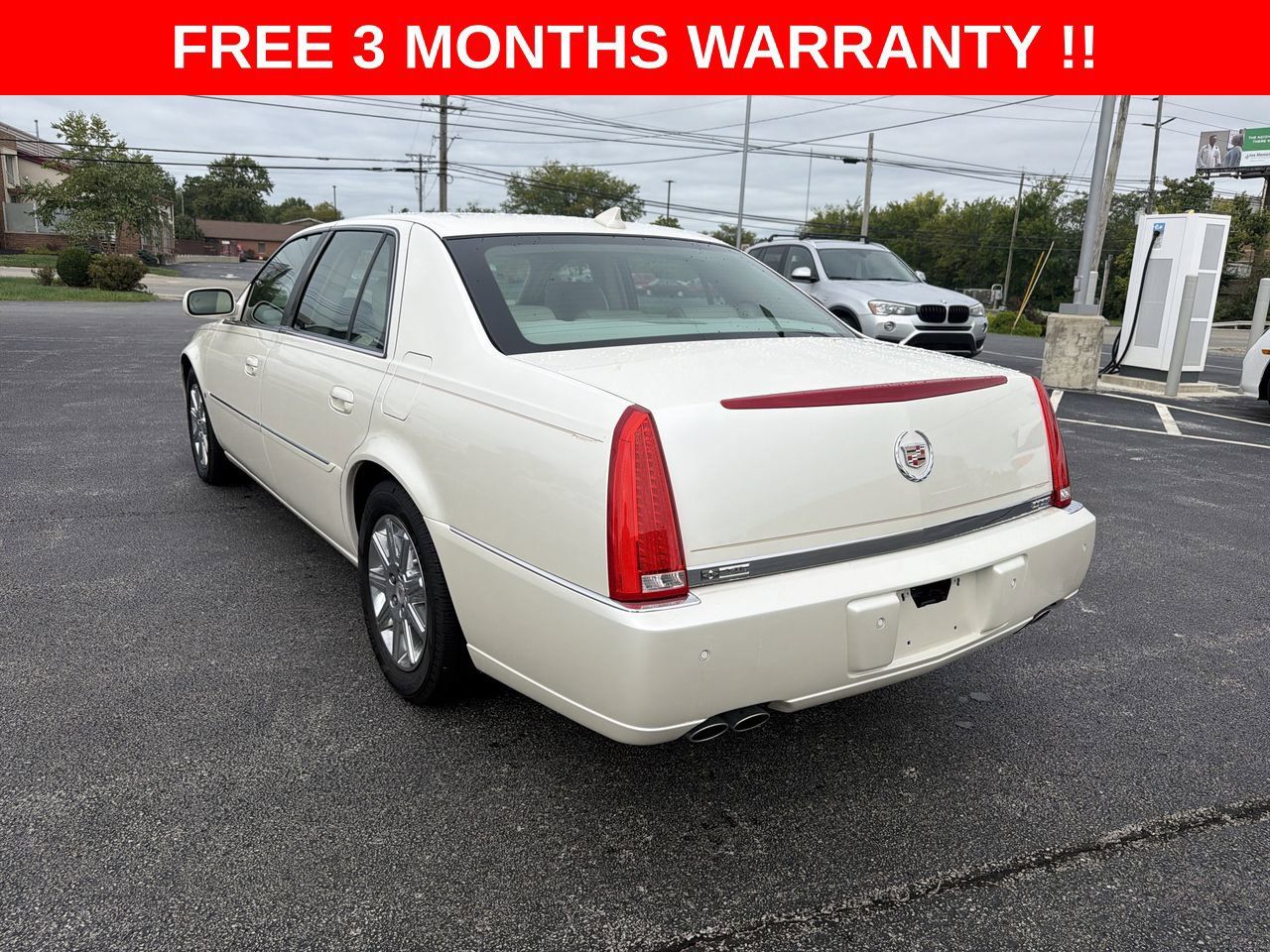 Used 2010 Cadillac DTS Premium w/ Driver Awareness Package FWD image 27