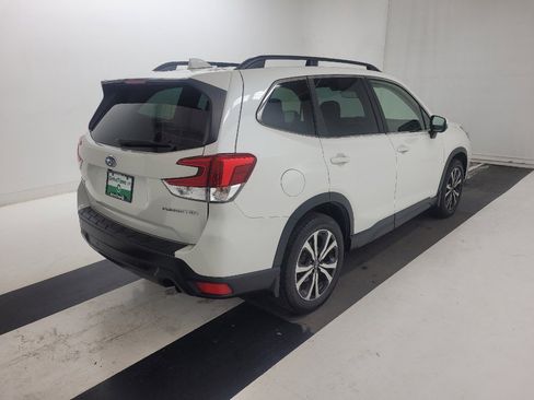 Used 2020 Subaru Forester Limited image 7