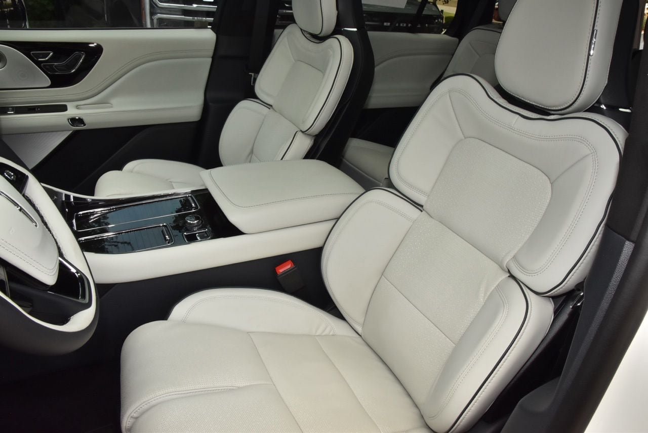 New 2026 Lincoln Aviator Black Label w/ Jet Appearance Package AWD/4WD image 34