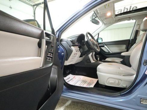 Used 2015 Subaru Forester 2.5i Limited w/ Popular Package #2 AWD/4WD image 9