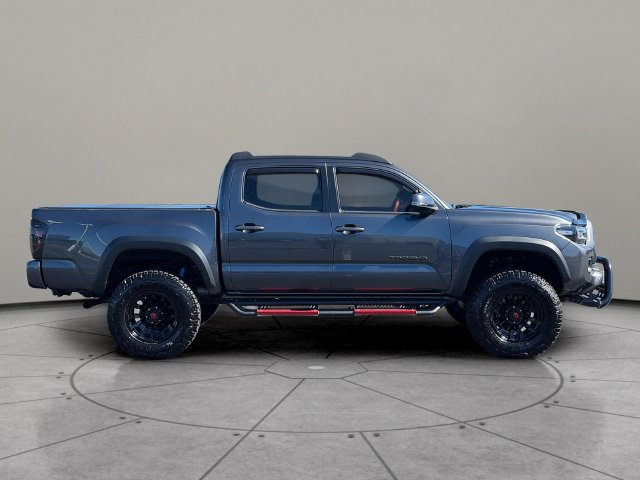 Used 2021 Toyota Tacoma TRD Off-Road AWD/4WD image 7