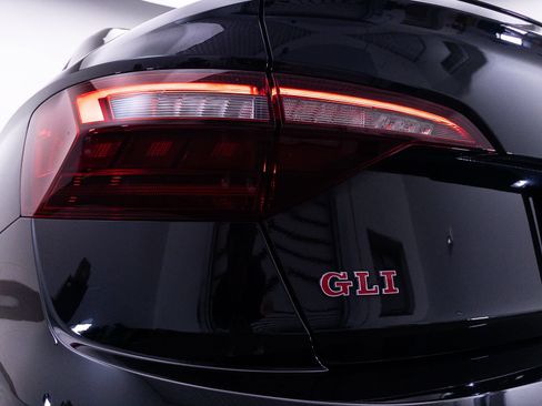 Used 2020 Volkswagen Jetta GLI FWD image 7