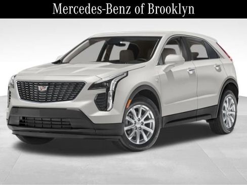 Used 2023 Cadillac XT4 Luxury w/ Cold Weather Package image 1