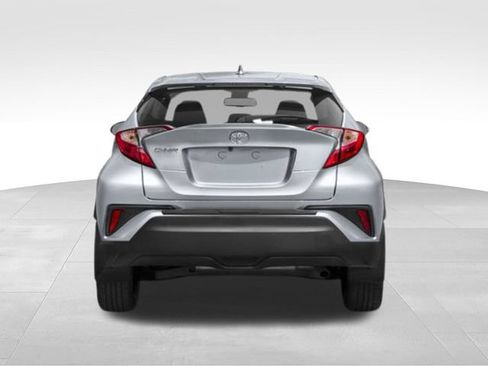 Used 2018 Toyota C-HR XLE FWD image 5