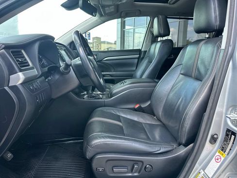 Used 2018 Toyota Highlander SE AWD/4WD image 11