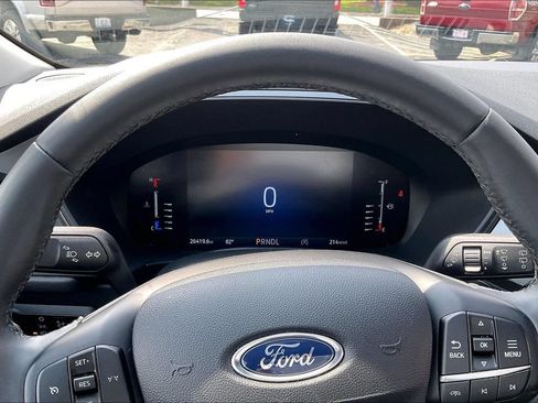 Used 2020 Ford Explorer XLT w/ Equipment Group 202A AWD/4WD image 19