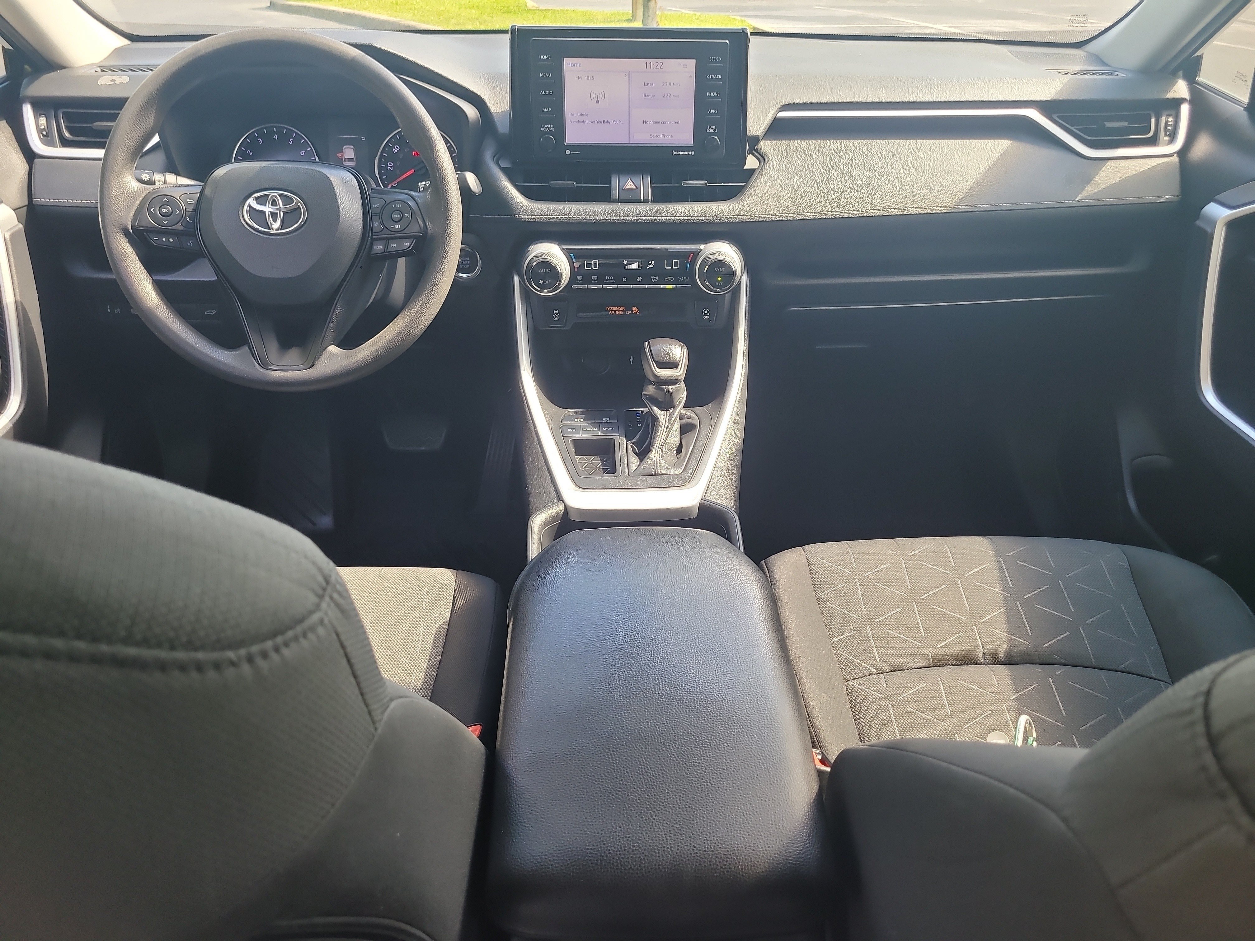 Used 2021 Toyota RAV4 XLE w/ Convenience Package FWD image 16