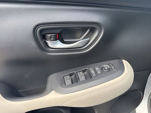 Used 2025 Honda HR-V LX image 23
