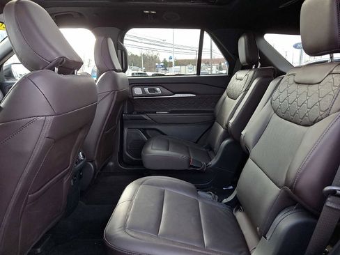 Certified 2025 Ford Explorer Platinum w/ LUX Leather Package image 10
