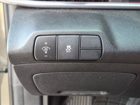 Used 2024 Hyundai Elantra SEL FWD image 11