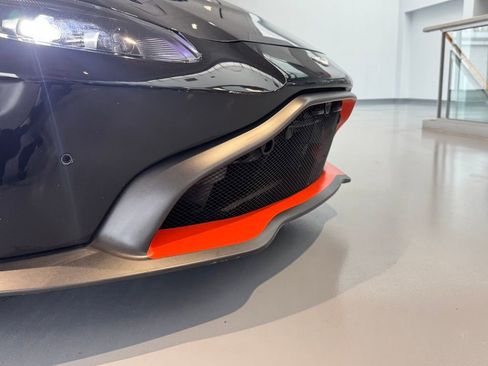 Used 2020 Aston Martin V8 Vantage Coupe image 22