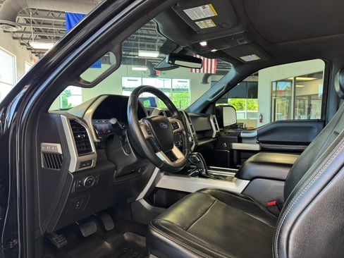 Used 2017 Ford F150 Lariat w/ Equipment Group 502A Luxury AWD/4WD image 12