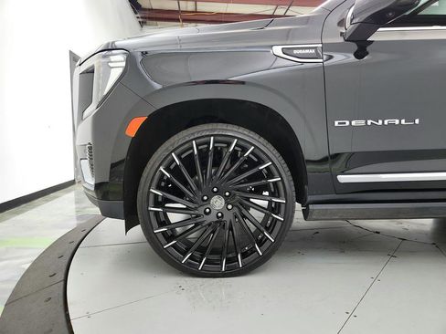 Used 2022 GMC Yukon Denali w/ Denali Premium Package AWD/4WD image 31