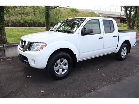 Used 2013 Nissan Frontier SV w/ SV Value Truck Pkg AWD/4WD image 1