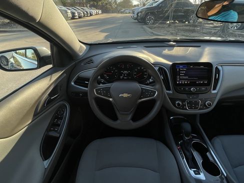 Used 2024 Chevrolet Malibu LT image 11