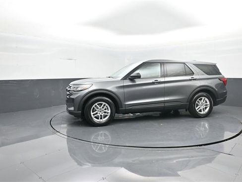 New 2026 Ford Explorer Active image 4