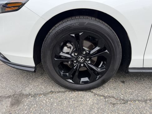 Certified 2025 Honda Accord SE image 16