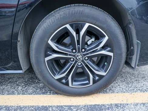 Used 2025 Toyota Sienna Platinum AWD/4WD image 15