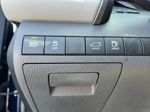 Used 2022 Toyota Camry SE w/ Audio Upgrade Package FWD image 10