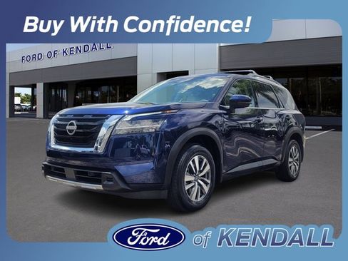 Used 2024 Nissan Pathfinder SL image 1