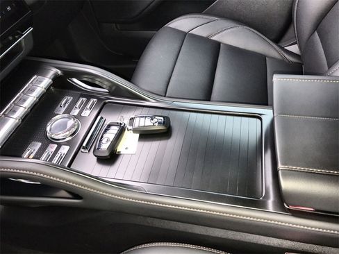 Used 2025 Lincoln Nautilus Premier w/ Jet Appearance Package image 21