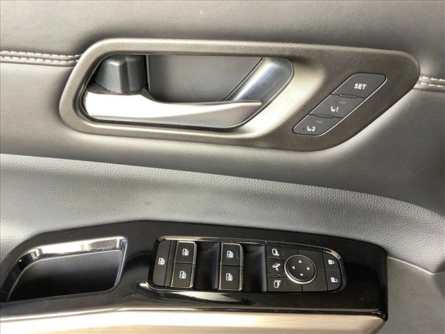 Used 2022 Nissan Pathfinder Platinum w/ Cargo Package AWD/4WD image 15