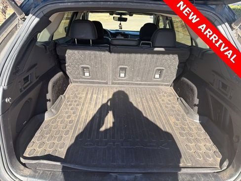 Used 2020 Subaru Outback Limited image 21