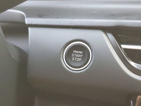 Used 2025 Kia Seltos EX FWD image 32
