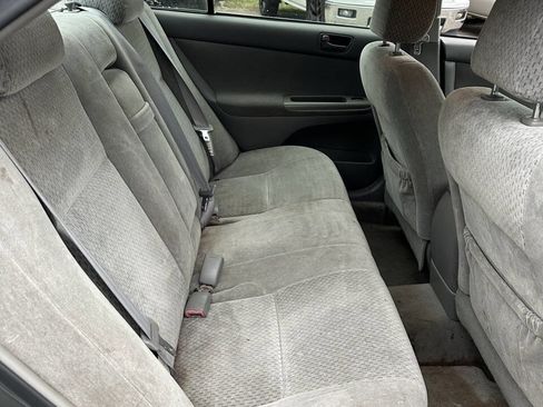 Used 2004 Toyota Camry LE FWD image 6