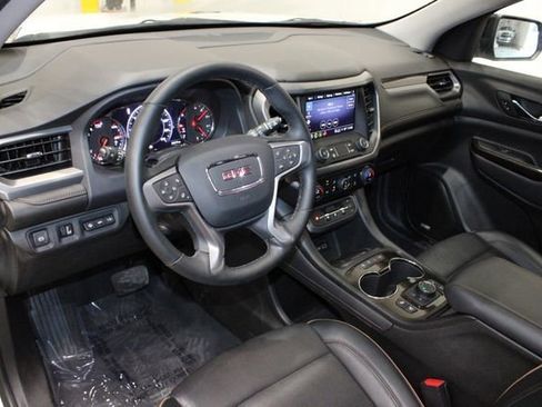 Used 2023 GMC Acadia AT4 w/ Technology Package image 32