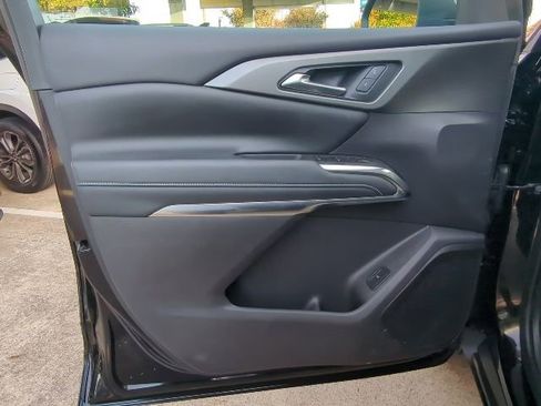 Certified 2025 Chevrolet Traverse LT image 14