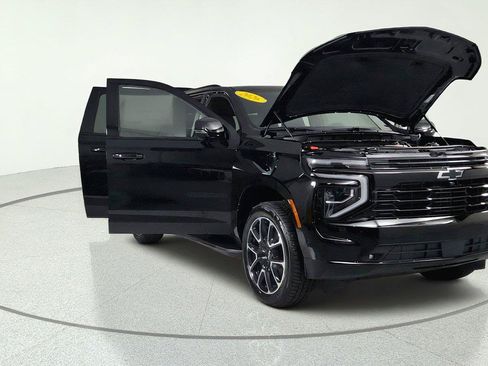 New 2026 Chevrolet Suburban RST w/ Comfort Package AWD/4WD image 9