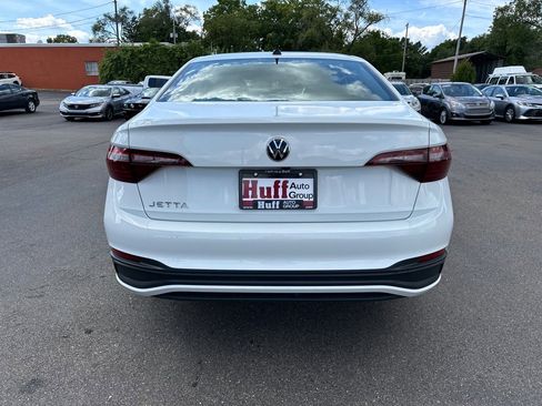 Used 2024 Volkswagen Jetta S image 7