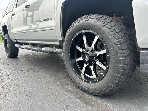 Used 2018 Chevrolet Silverado 1500 LT w/ All Star Edition AWD/4WD image 11