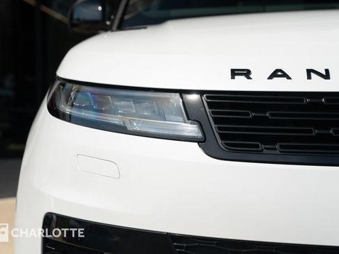 Used 2024 Land Rover Range Rover Sport Dynamic SE AWD/4WD image 4